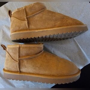 EUC Maurices Booties Size 9